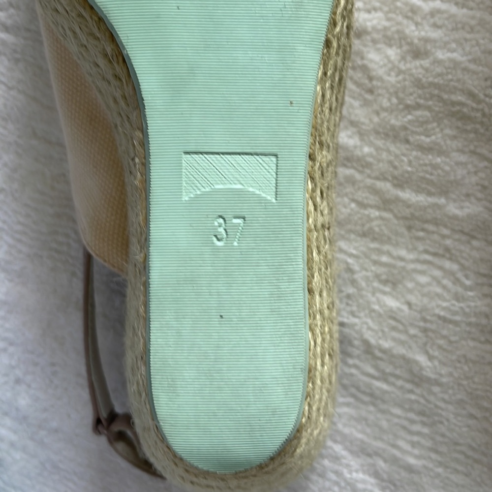 Sandal - Picture 5 of 9